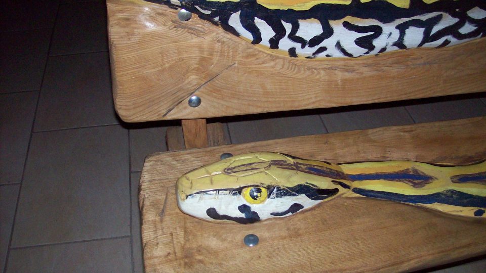 Rajské ostrovy děčínské ZOO - hadí lavička Rajské ostrovy děčínské ZOO - hadí lavička