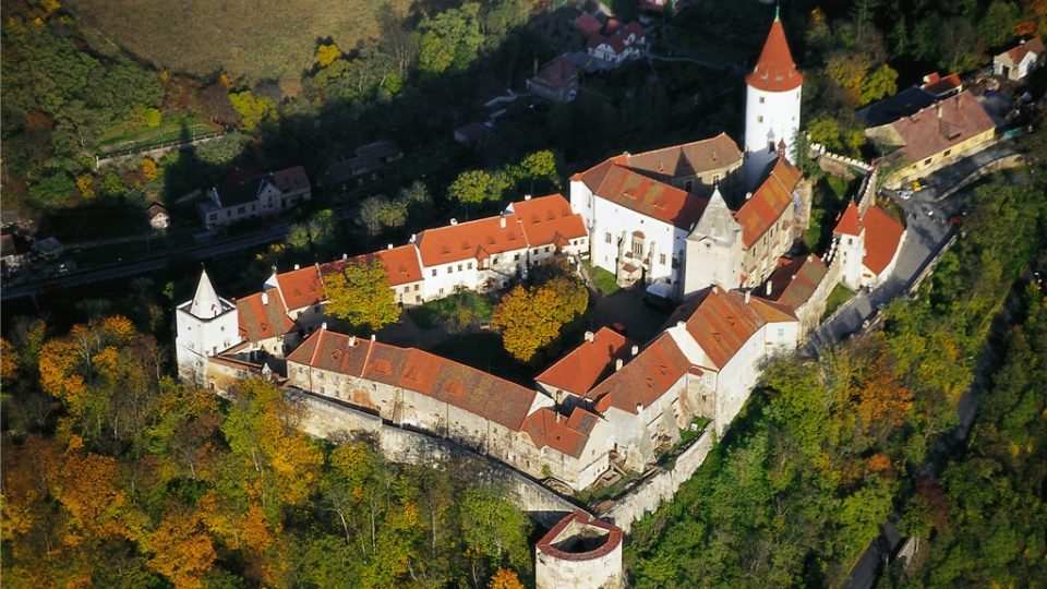 Letecký snímek hradu Křivoklát