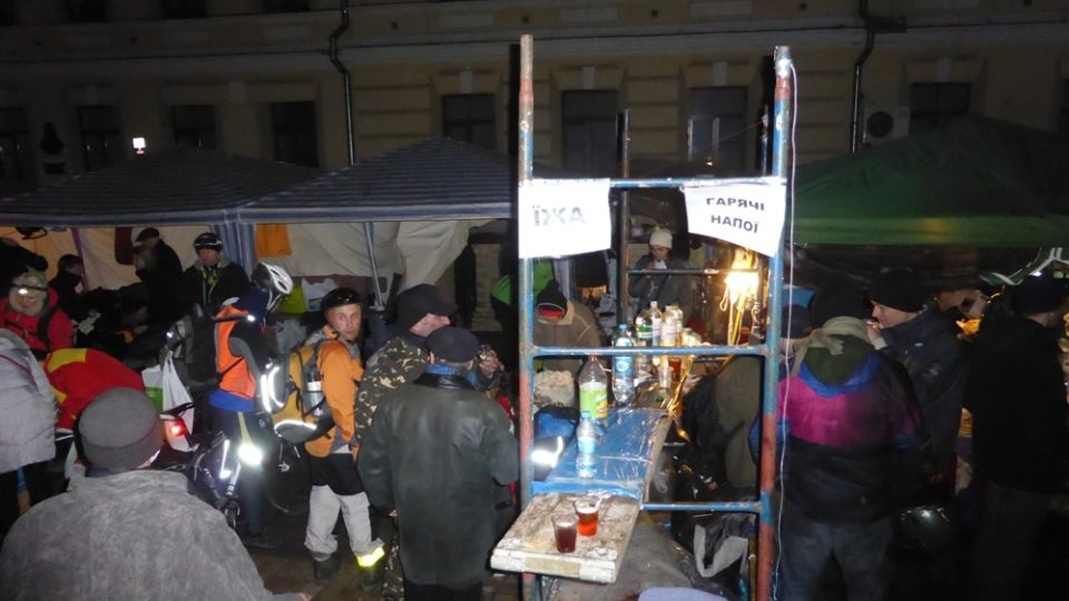 Ukrajina, Kyjev. Michajlovský chrám se proměnil v lazaret pro demonstranty