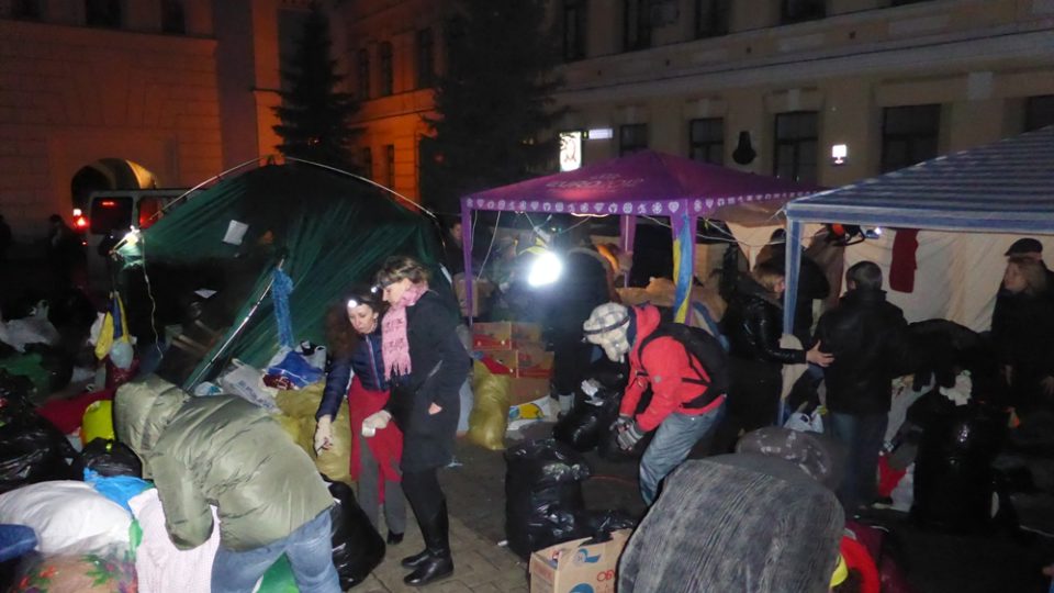Ukrajina, Kyjev. Michajlovský chrám se proměnil v lazaret pro demonstranty