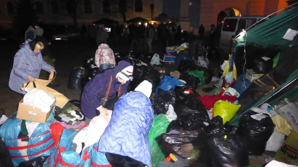 Ukrajina, Kyjev. Michajlovský chrám se proměnil v lazaret pro demonstranty