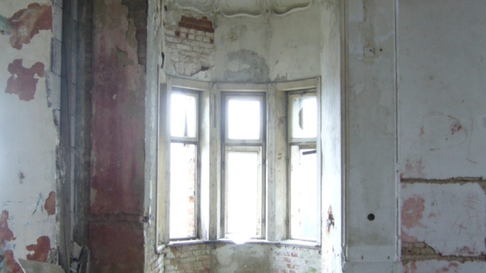 Kamenický Šenov – interiér bývalé továrny na výrobu lustrů Eliáška