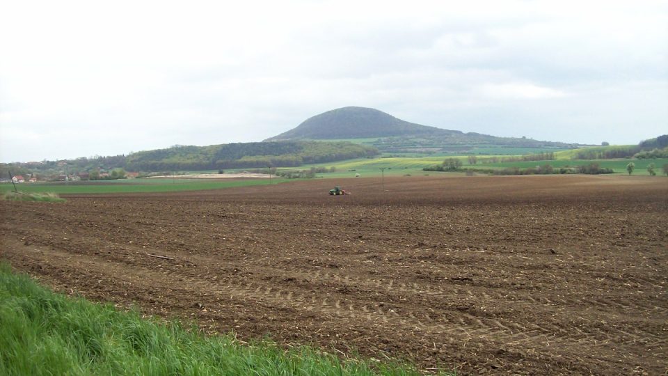 Říp od Roudnice nad Labem