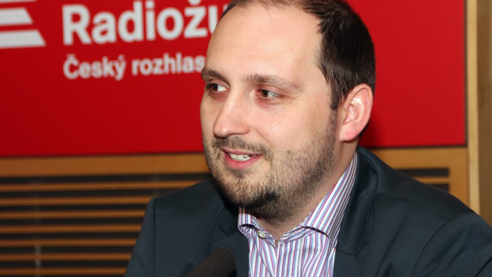 Zdeněk Hazdra, ředitel Ústavu pro studium totalitních režimů, odpovídal na otázky ve Dvaceti minutách Radiožurnálu