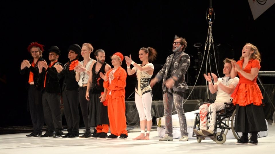 Představení Risk souboru La Putyka otevíralo druhý ročník Mezinárodního festivalu cirkusu v Riu de Janeiro