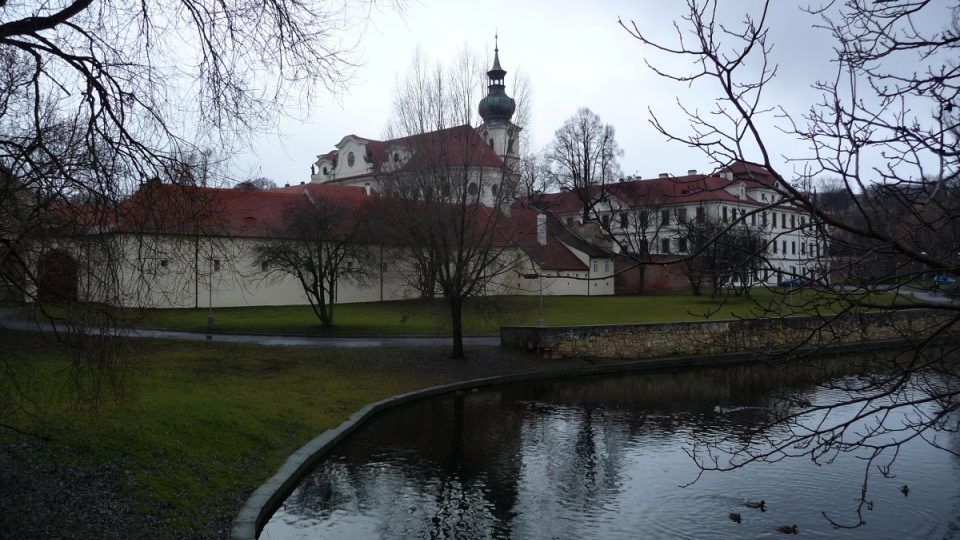 Břevnovský klášter - pohled od Patočkovy ulice