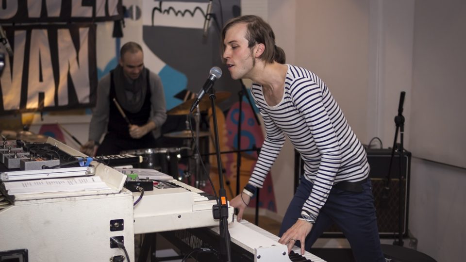 Sunflower Caravan v Converse zkušebně 03126474.jpeg