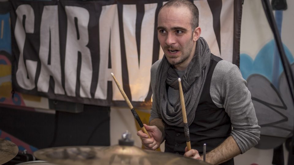 Sunflower Caravan v Converse zkušebně 03126476.jpeg