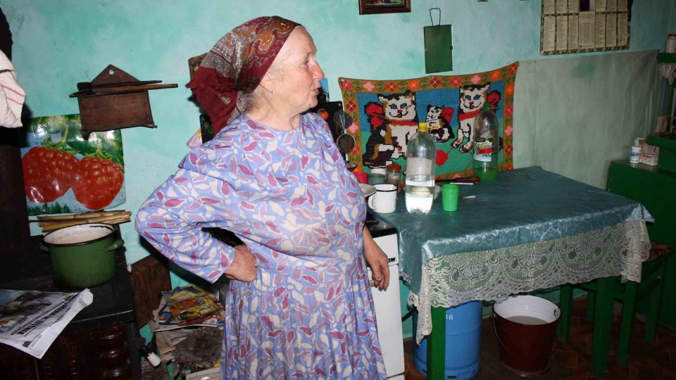 Budějovická charita pomáhá rumunským rodinám na hranici chudoby  