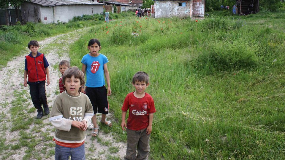 Budějovická charita pomáhá rumunským rodinám na hranici chudoby  