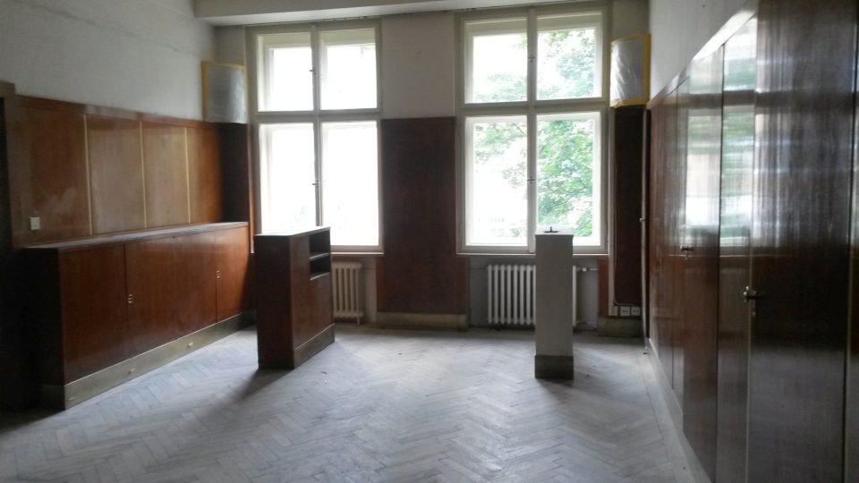 Loosův interiér v Klatovské 110 v Plzni prochází rekonstrukcí