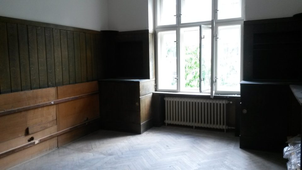 Loosův interiér v Klatovské 110 v Plzni prochází rekonstrukcí