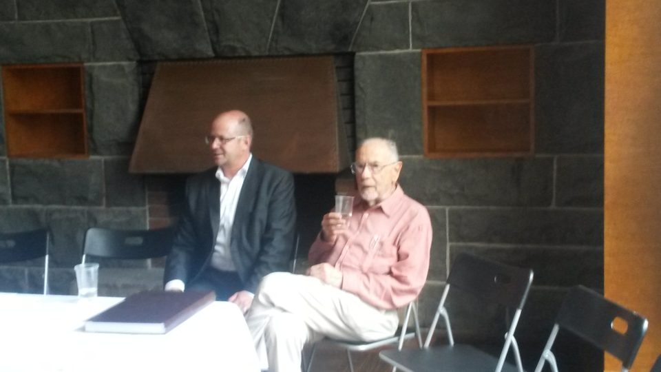 Willy Semler (vpravo) a ředitel Západočeské galerie v Plzni Roman Musil
