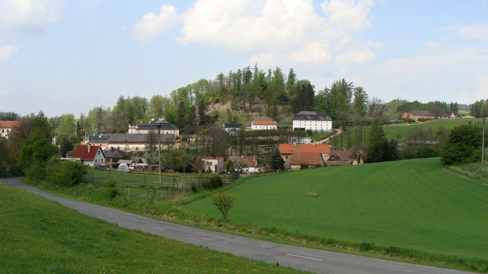 Zámecký areál v Nových Hradech