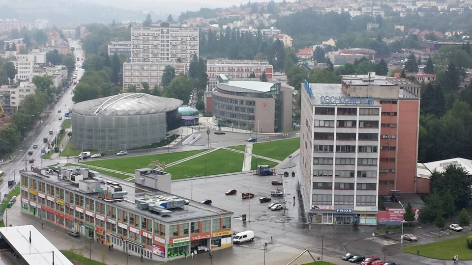 Kongresové centrum Evy Jiřičné z Baťova mrakodrapu