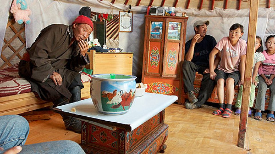 Uvnitř mongolské jurty