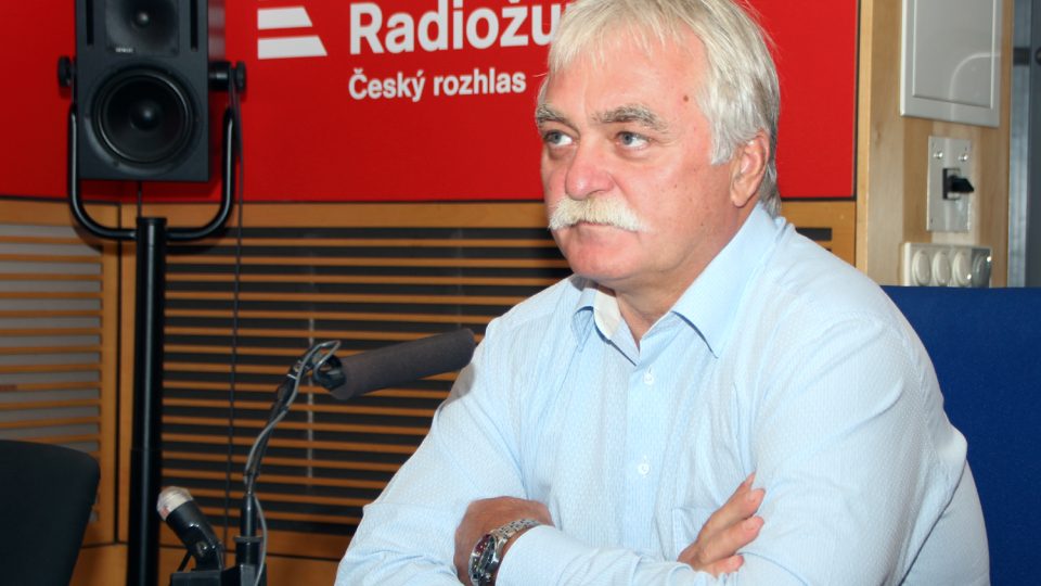 „Máme dražší naftu než v Rakousku a dražší benzín než v Polsku,“ zdůrazňuje Milan Urban