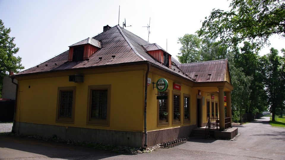 Restaurace svým názvem připomíná starou střelnici