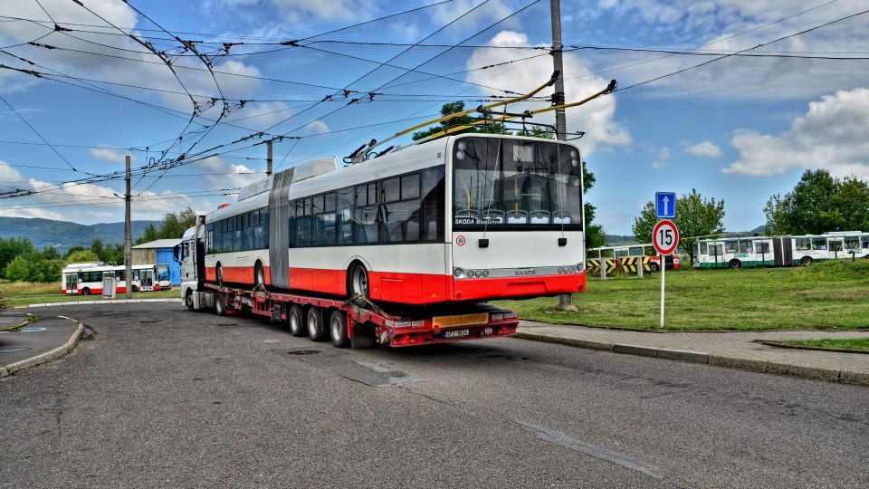 -Průjezd vrátnicí všebořické vozovny v 11.30 hodin | foto: Petr Šašek - Dopravní podnik města Ústí nad Labem -Průjezd vrátnicí všebořické vozovny v 11.30 hodin