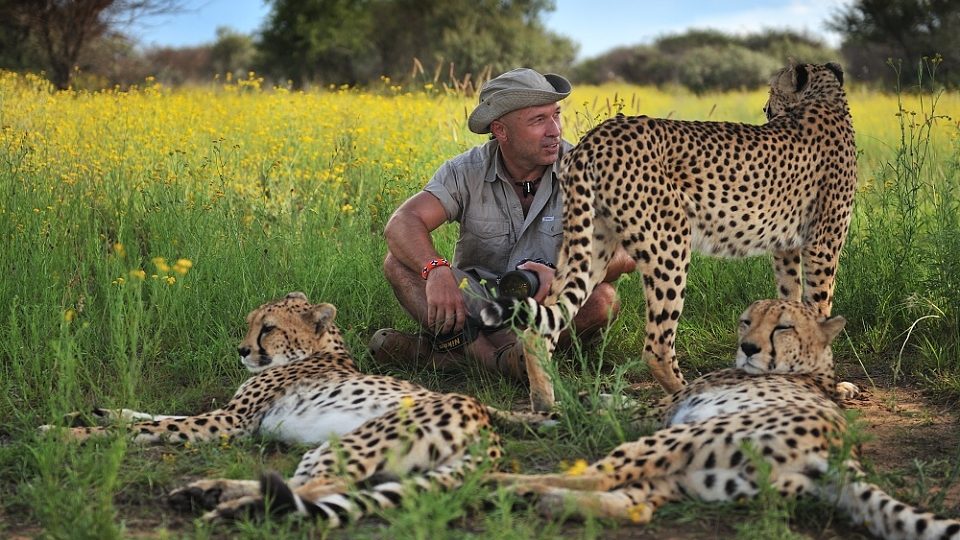 Petr Slavík při práci na rozhovoru s Marlice van Vuuren, Namibie