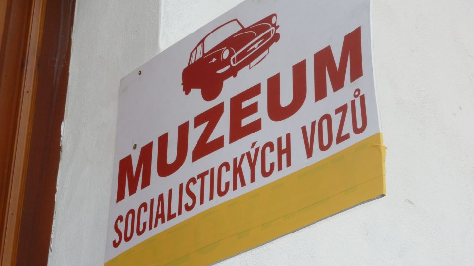 Muzeum socialistických vozidel ve Velkých Hamrech