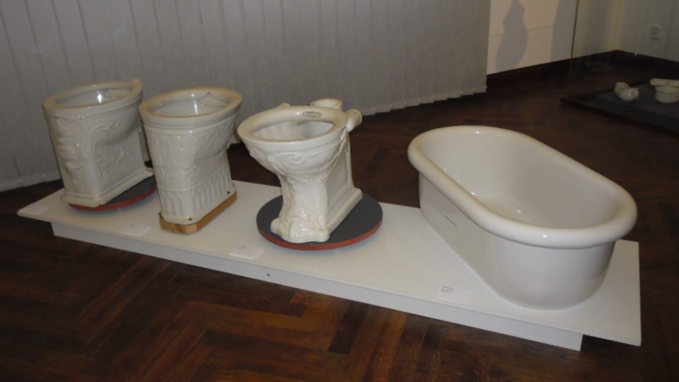 Historická sanitární keramika
