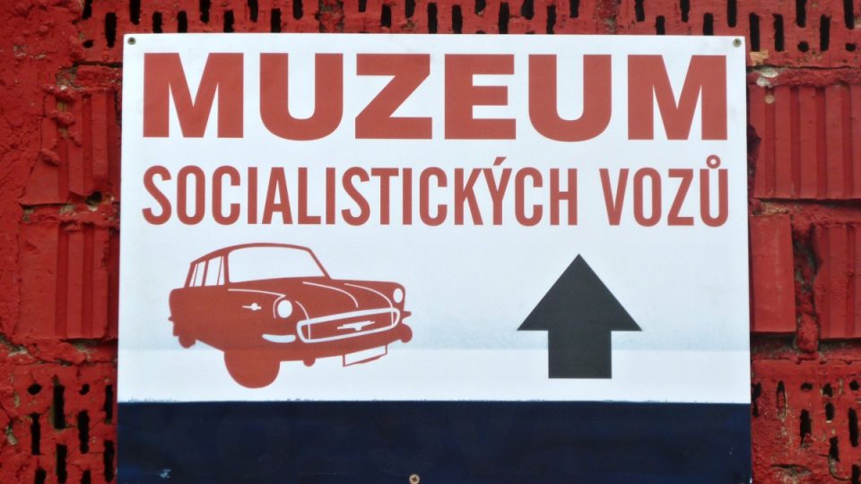 Muzeum socialistických vozů ve Velkých Hamrech