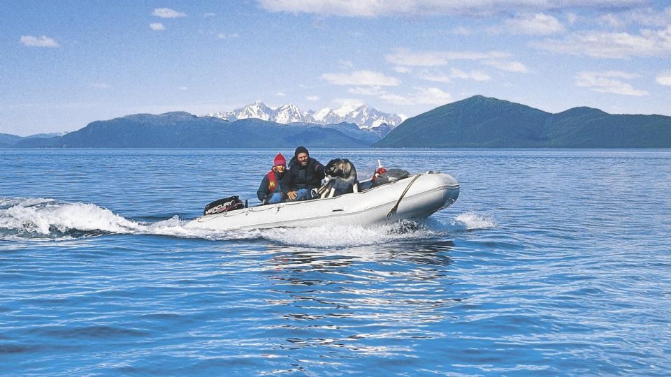 Leoš Šimánek - v nafukovacích člunech podél pobřeží Kanady a Aljašky