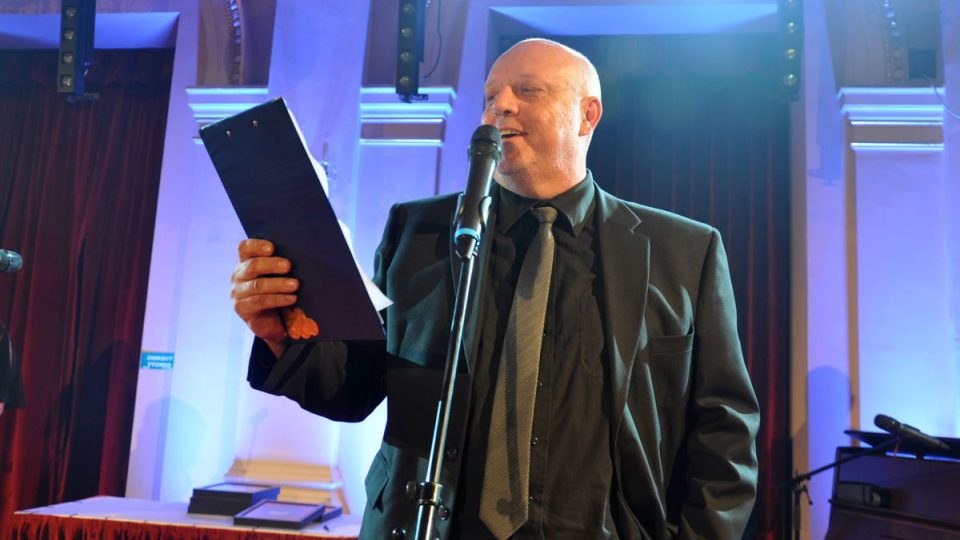 Moderátor Petr Jungmann vyhlásil Legendu Nočního proudu v kategorii Událost roku 