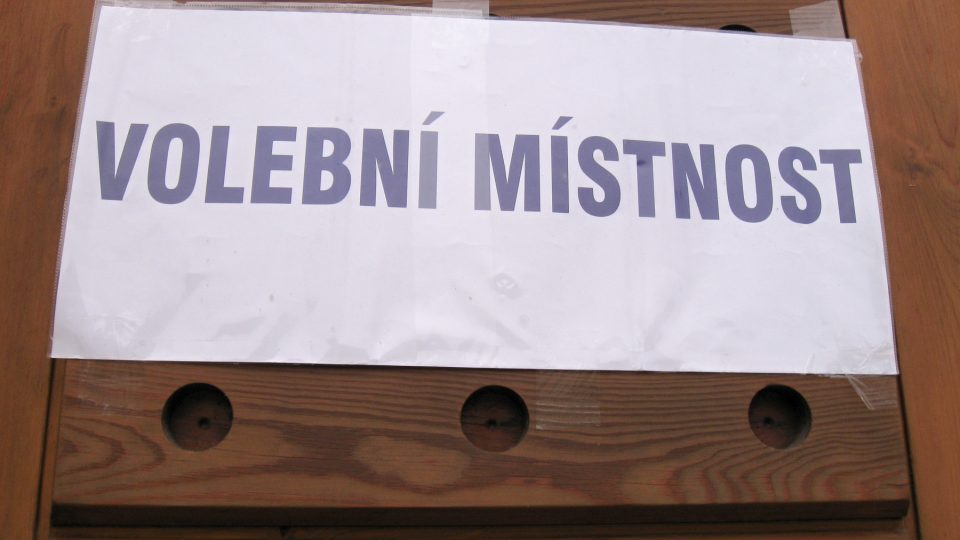 Volby 2014. Volební místnost na radnici v Mšeně