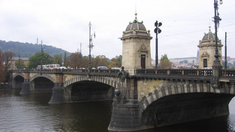 Most Legií - pohled od Národního divadla