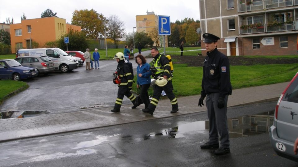 Požár věžáku v Chodově na Sokolovsku 