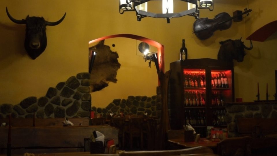 Interiér hostivařské restaurace U Milionu, která dostala jméno na počest miliontého návštěvníka Jubilejní zemské výstavy
