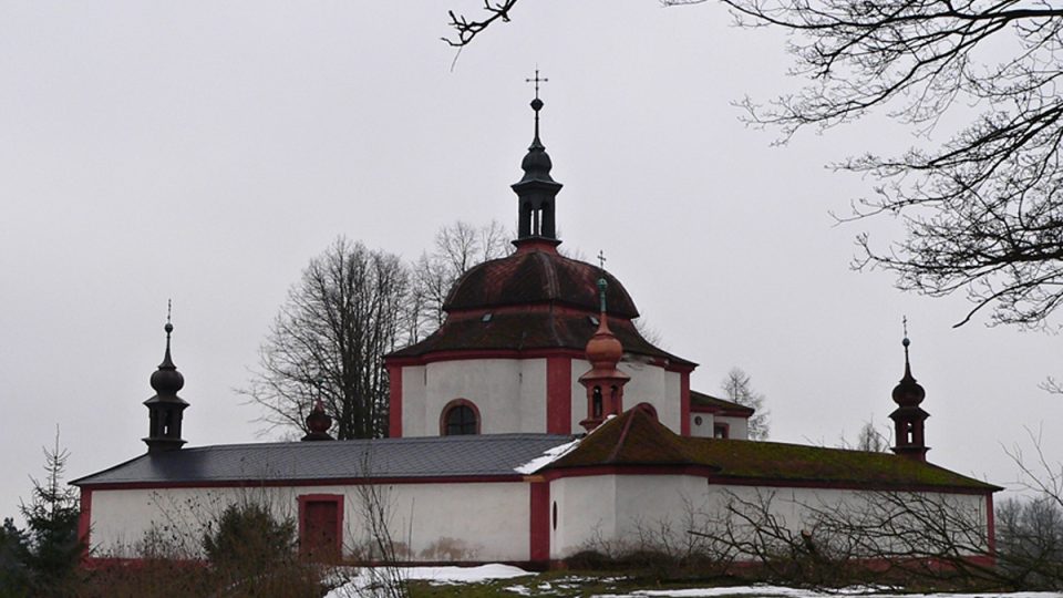 Kaple sv. Jana Nepomuckého od severozápadu