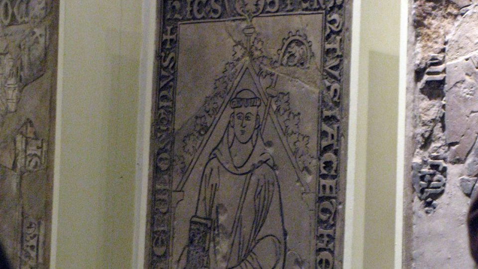 Náhrobek opata Heřmana z přelomu 13. a 14. století.