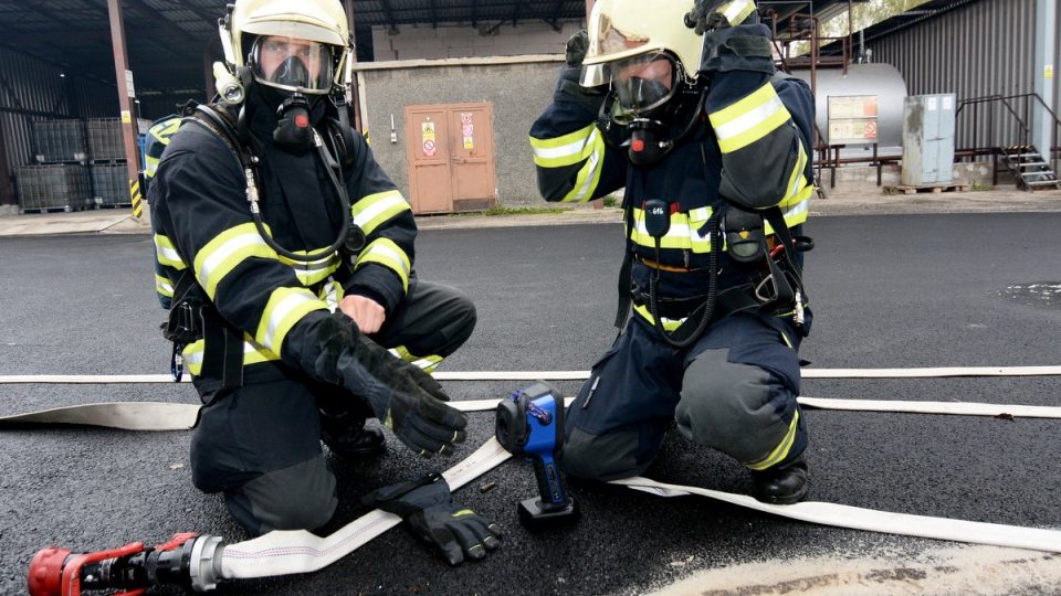 Varnsdorfští hasiči získlai termokameru na vyhledávání lidé při požárech