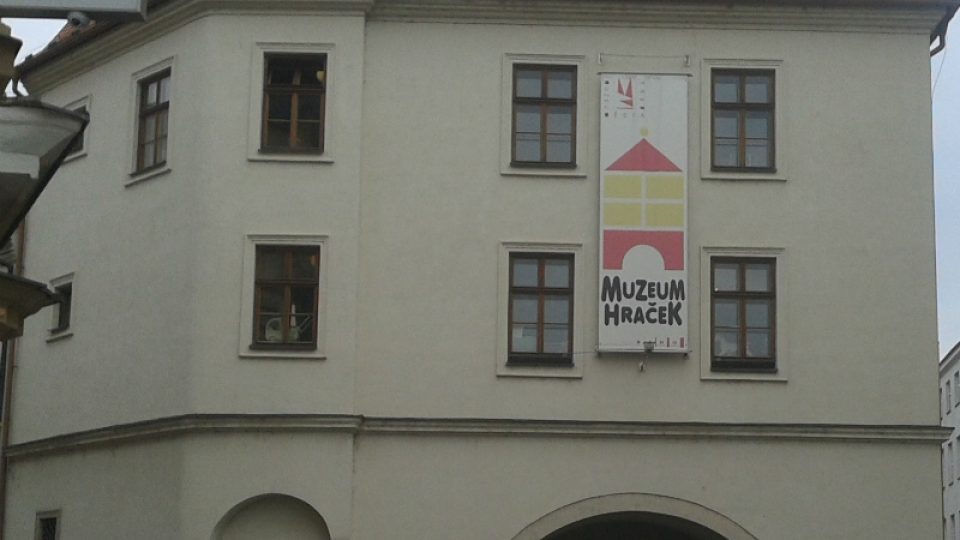 Muzeum hraček sídlí v historických prostorách Měnínské brány