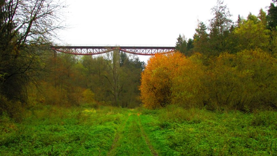 Most je 100 metrů dlouhý