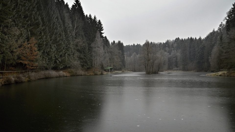 Jezero v zimě