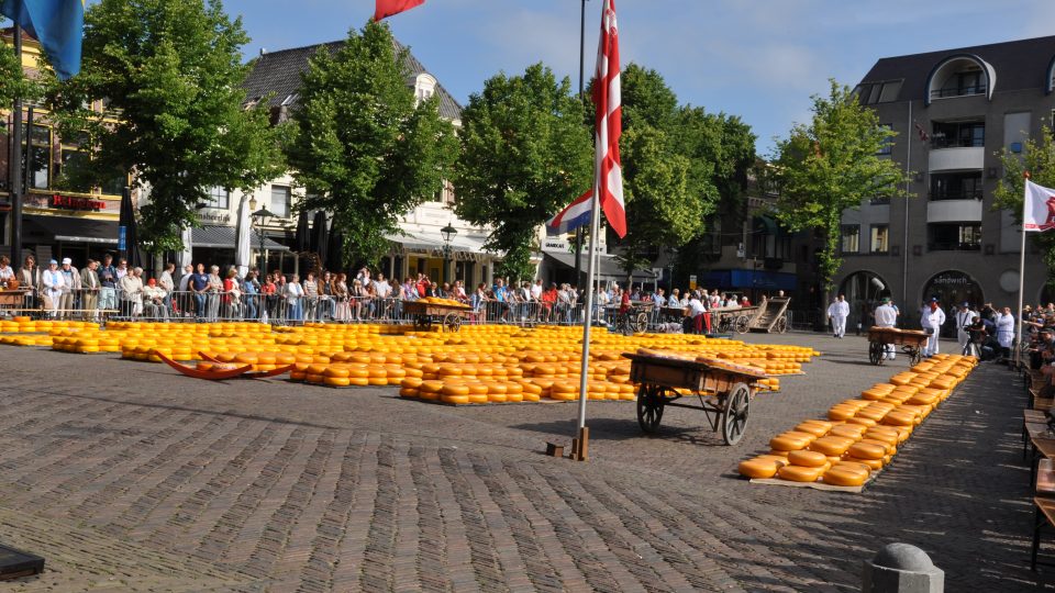 Nizozemsko: sýrový trh v Alkmaaru