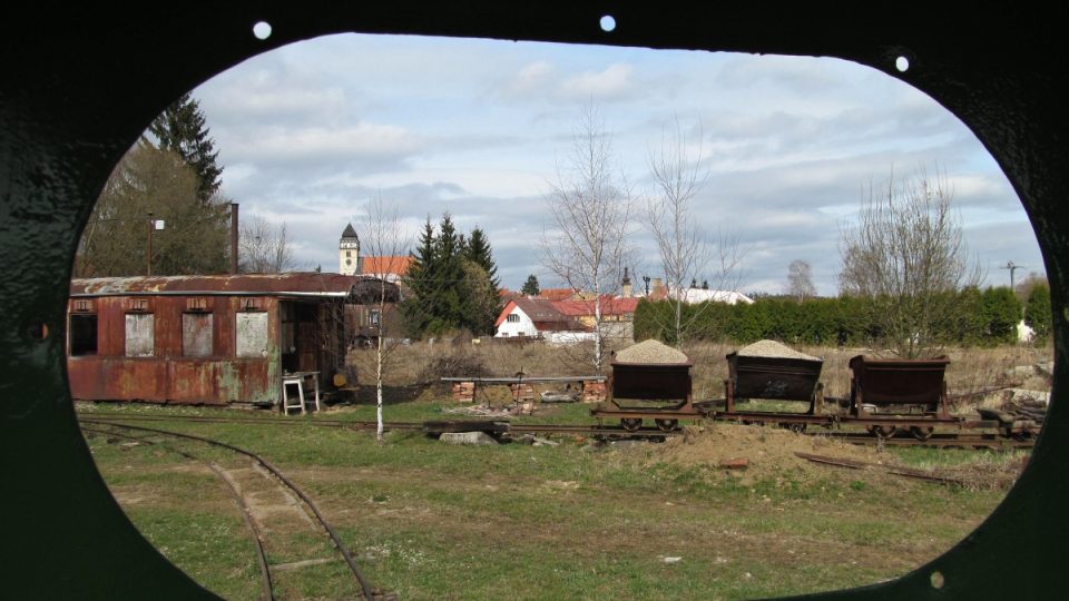 Pohled na Dačice z kabiny lokomotivy