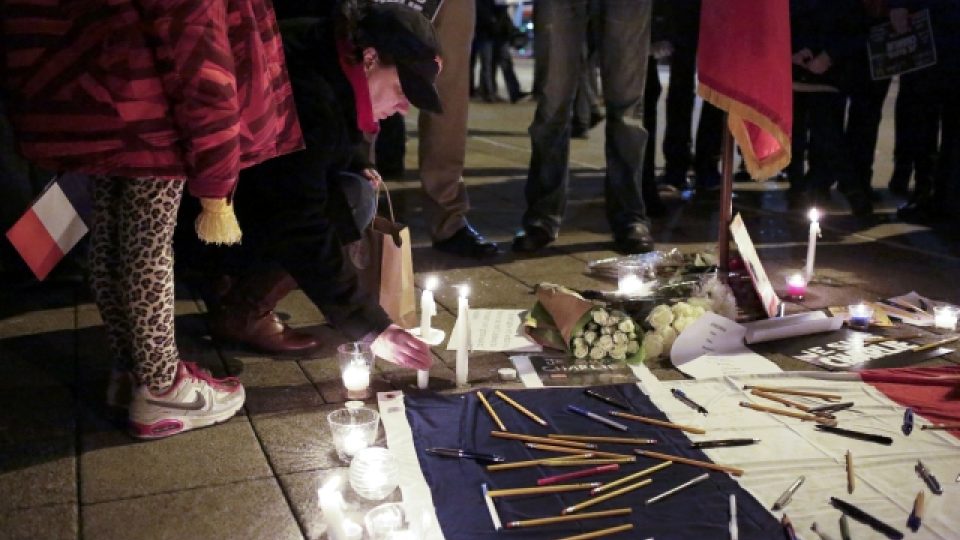 Teroristický útok na redakci časopisu Charlie Hebdo vyvolal vlnu solidarity nejen mezi Francouzi, ale i ve světě