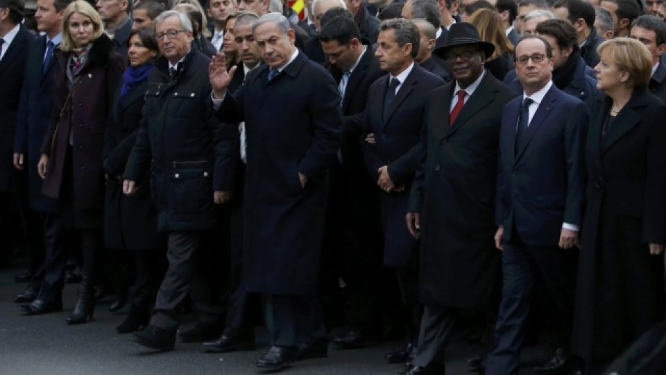 Státníci z celého světa se účastní pochodu v Paříži