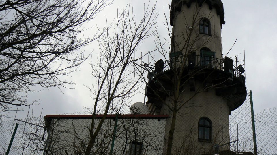Věž observatoře na Milešovce