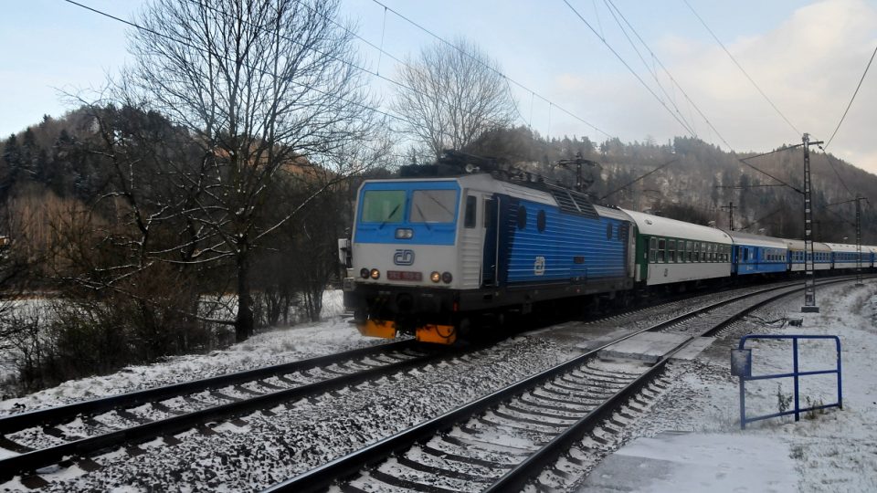 Dnes tu projíždí hned několik vlaků za hodinu