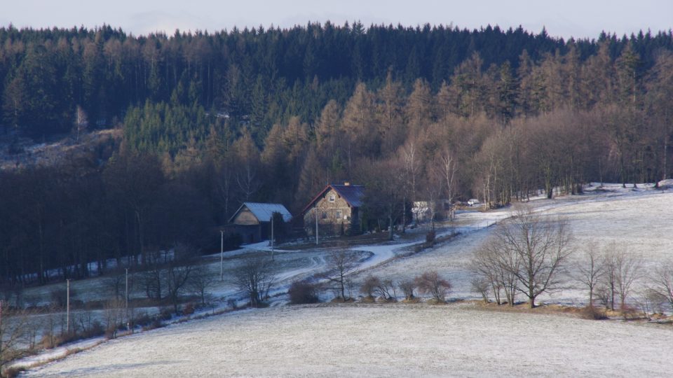 Hájovna nad obcí patří již k Rohli