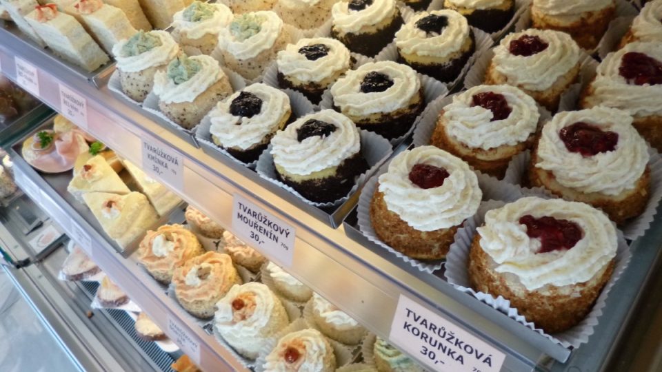 Tvarůžková cukrárna v Lošticích - sortiment v prodejně Tvarůžková cukrárna v Lošticích - sortiment v prodejně