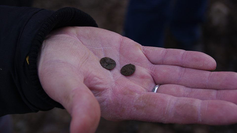 Mince nalezené v hrobech jsou spíše drobné