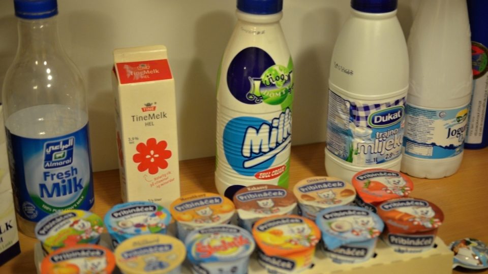 Plastové lahve na mléko (Egypt, Nizozemsko...)