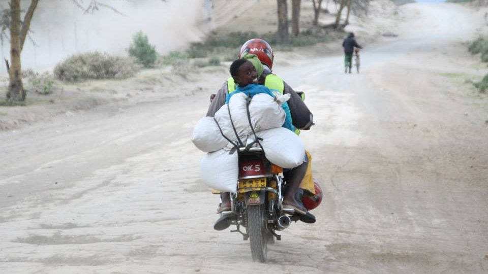 Prach a makadam, Keňané nedají na své polní silnice dopustit